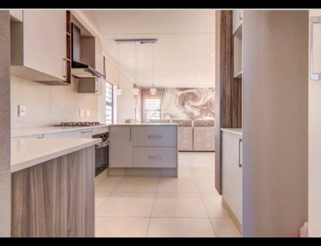 3 BEDROOM HOUSE FOR SALE IN BEDFORDVIEW